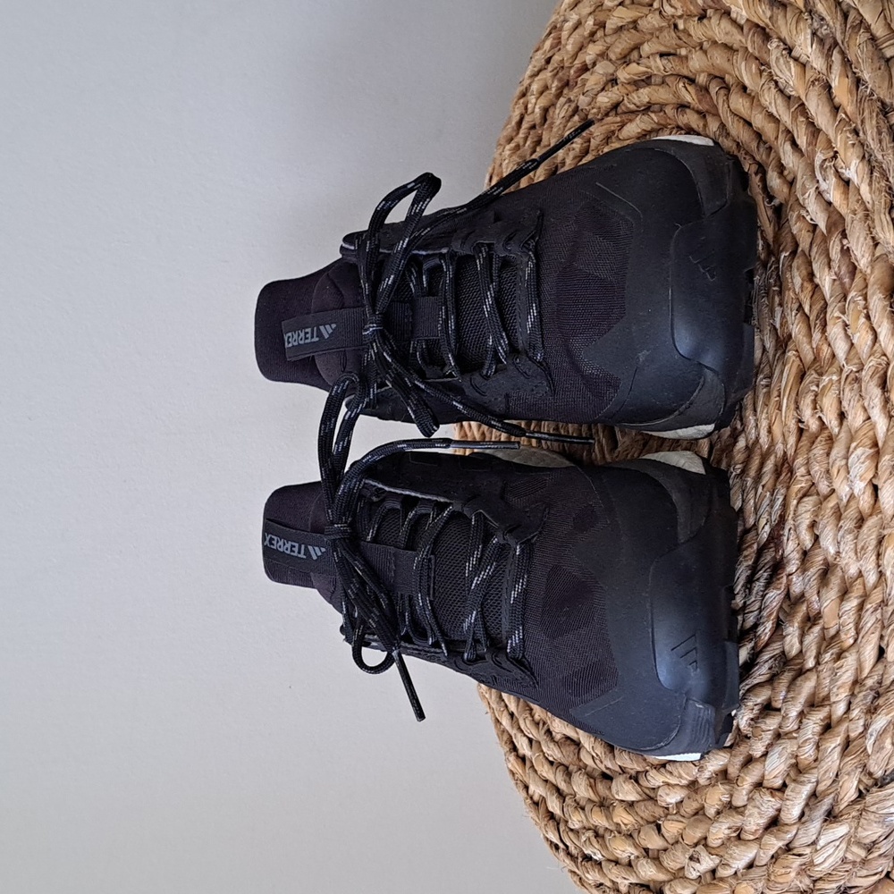 Adidas Womens Terrex Free Hiker 2.0 Low Hiking/Trail Sneakers Core Black S-6.5 - Picture 3 of 10